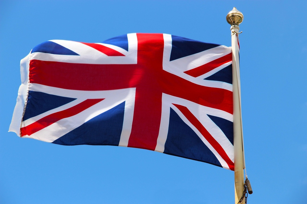 Billionaires flee UK while government focuses on ... Israel